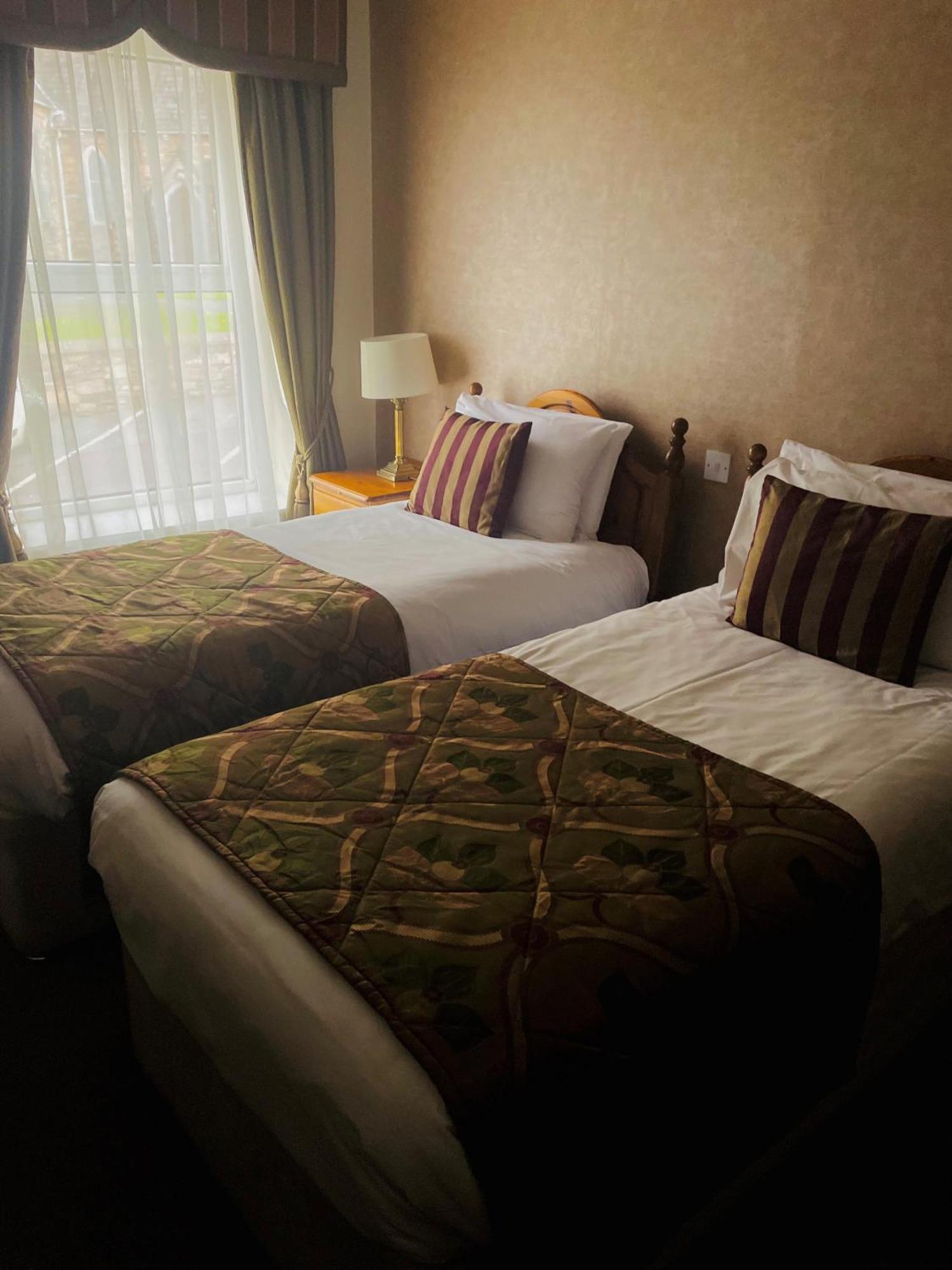 Towers Hotel Гленби Екстериор снимка