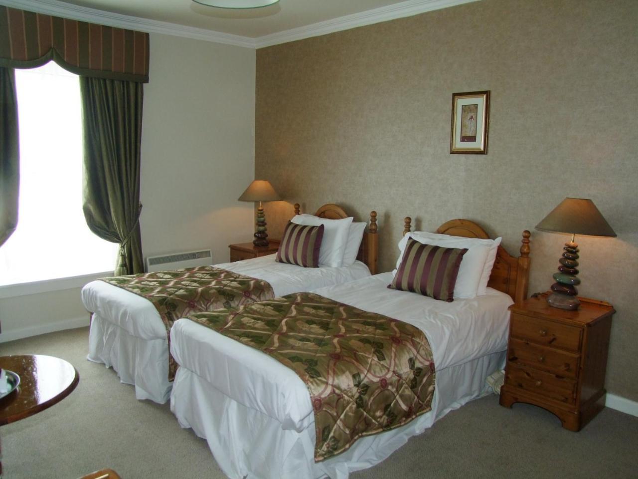 Towers Hotel Гленби Екстериор снимка